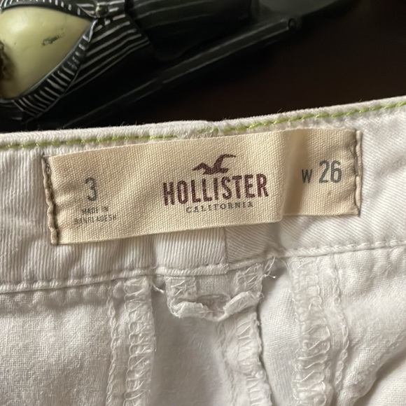 Hollister Beige and white Shorts - Picture 6 of 6